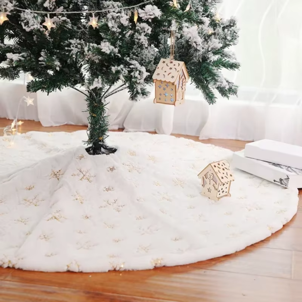 15 Inch 38 Cm Plush White Faux Fur Christmas Tree Skirt - Image 3